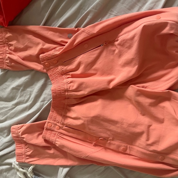 Lululemon tear away joggers - Picture 2 of 4